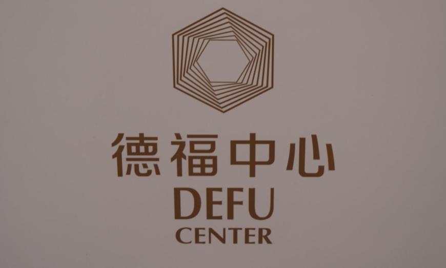DƬ